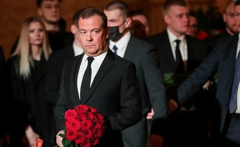 Nieoficjalnie: Miedwiediew próbował sie zabić