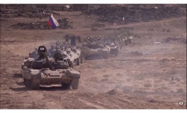 Rosyjskie wojska atakują cywilów: Czołgi ostrzelały autobus