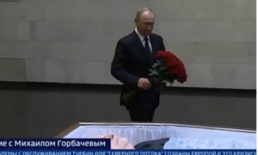 Putin odwiedzil trumnę z Gorbaczowem, ale nie będzie go na pogrzebie (WIDEO)