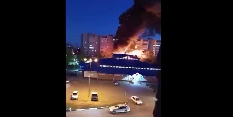 Co najmniej 13 osób, w tym dzieci, zginęło po tym jak rosyjski bombowiec spadł na rosyjski blok mieszkalny