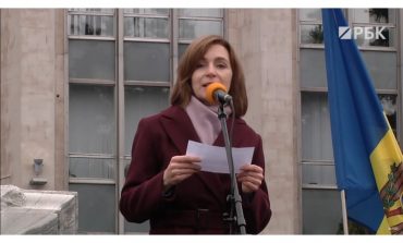 Nie milkną protesty w Kiszyniowie. Zwolennicy Mai Sandu chcą przedterminowych wyborów parlamentarnych (WIDEO)