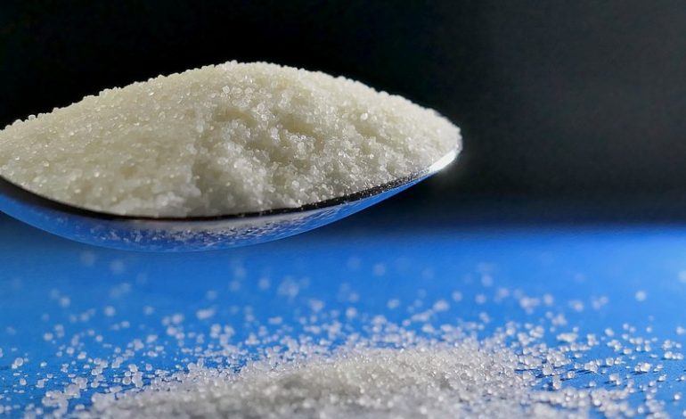 Rosjanie wykupują sól. Chroni przed koronawirusem?