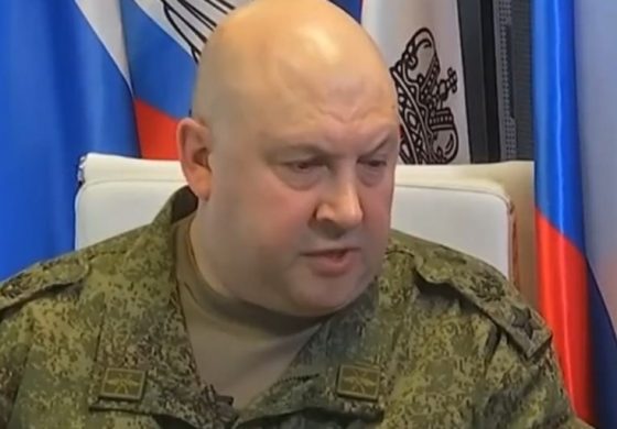 Dowódca inwazji na Ukrainę: Trzeba podjąć trudne decyzje w sprawie Chersonia (WIDEO)