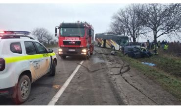 Mołdawia: Autobus pasażerski Warszawa-Kiszyniów zderzył się z samochodem