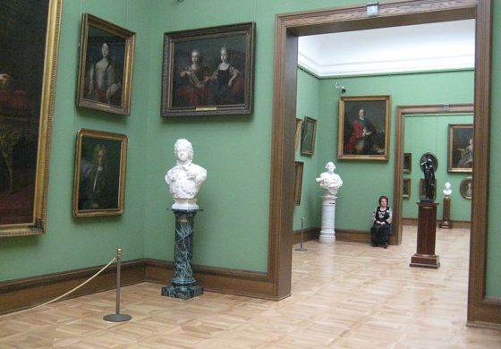 Ponad 40 procent Rosjan uważa, że oglądanie wystaw to przywilej dla osób o dobrym statusie materialnym