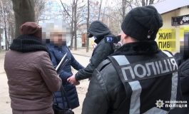 Ukraina: Kobieta wynajmowała syna do żebrania. Została złapana na gorącym uczynku (WIDEO)