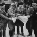 Dowódcy oddziałów wschodnich, w środku d-ca 209. kozackiego bat. Schutzmannschaften płk Siergiej Krakowskij. Źródło: CAW