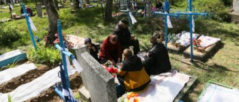 Cmentarz i stół. Białorusini obchodzą „Radunicę”