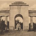 Cmentarz Obrońców Lwowa na pocztówce z 1935 roku Foto: Polona/Domena publiczna