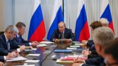 Rosyjski opozycjonista chce wszczęcia śledztwa przeciwko Putinowi za zorganizowanie parady zwycięstwa i referendum