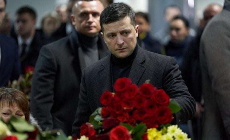 W Kijowie wylądował samolot z ciałami ukraińskich ofiar zestrzelonego w Iranie samolotu pasażerskiego