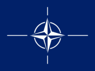 Flaga NATO powiewa nad Skopje