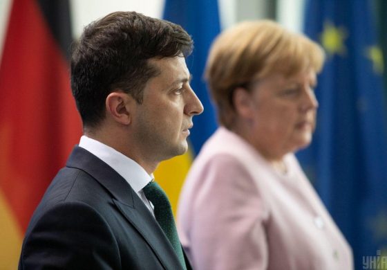 Zełenski w rozmowie telefonicznej z Merkel omówił sytuację w Donbasie i kwestię sankcji wobec urzędników Janukowycza