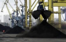 Prezydent Zełenski polecił ograniczyć import na Ukrainę węgla i energii elektrycznej