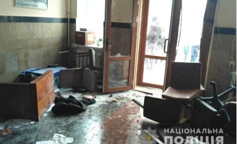 Atak ukraińskich nacjonalistów na siedzibę władz miasta na Podolu (WIDEO)