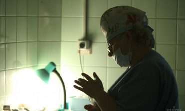 Ministerstwo Zdrowia Ukrainy docenia wysiłek lekarzy w walce z epidemią koronawirusa i chce, aby tymczasowo ich płace wzrosły