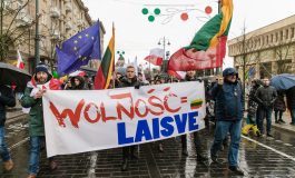 Polacy z Litwy na antynacjonalistycznym marszu w Wilnie