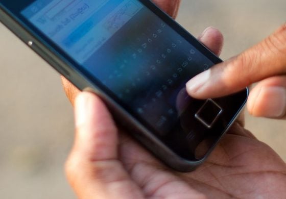 Azerowie muszą informować władze sms-em o wyjściach z domu