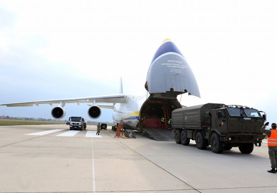 Loty Antonowów ze sprzętem medycznym to efekt współpracy NATO-Ukraina