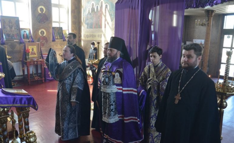 Arcybiskup Ukraińskiego Kościoła Prawosławnego Patriarchatu Moskiewskiego poinformował, że w Wielkanoc świątynie pozostaną otwarte