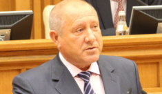 Na chorobę koronawirusową zmarł moskiewski deputowany z partii „Jedna Rosja”