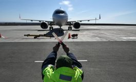Litwa zawiesza połączenia lotnicze i rejsy promami