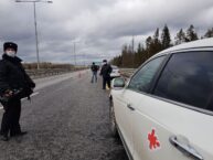 Policja w Rosji pobiła lekarkę – wiozła respiratory do szpitali (WIDEO)