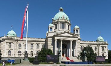 Gwałtowne protesty przeciwko lockdownowi w Serbii