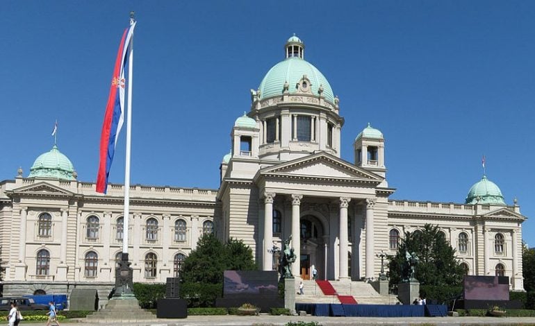 Gwałtowne protesty przeciwko lockdownowi w Serbii