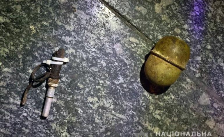 W kijowskim supermarkecie mężczyzna odmówił założenia maski i zagroził zdetonowaniem granatu