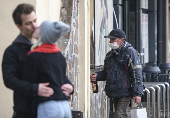 Ministerstwo Zdrowia Ukrainy przestrzega przed lekkomyślnością: Ukraińcy uznali złagodzenie kwarantanny za jej zniesienie