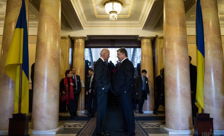 Ukraiński deputowany opublikował nagrania rozmów byłego prezydenta Poroszenki z Joe Bidenem i Johnem Kerrym