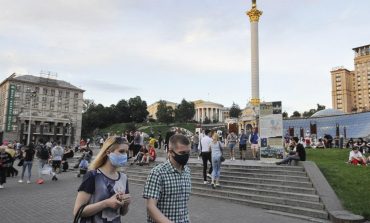Wzrost zachorowań na koronawirusa na Ukrainie: władze Kijowa chcą przywrócić obostrzenia kwarantanny