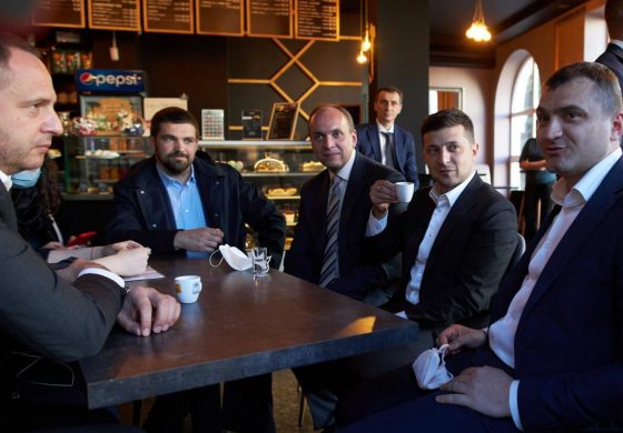 Prezydent Zełenski złamał kwarantannę. Policja przyjrzy się sprawie, a ukraiński przywódca zadeklarował zapłacenie kary