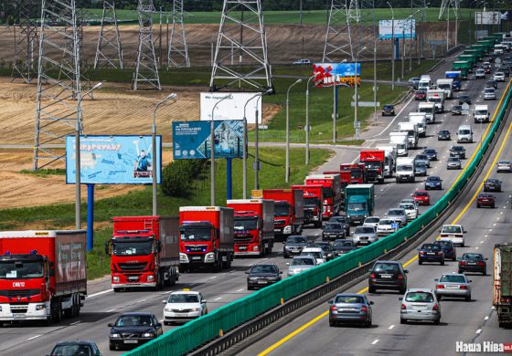 Robi wrażenie: niekończąca się kolumna ciężarówek z polską pomocą dla Białorusi