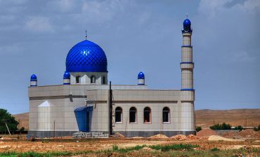 Kirgistan otwiera meczety