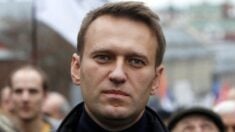 Rosyjski opozycyjny polityk tłumaczy dlaczego Putin zezwolił na leczenie Nawalnego za granicą