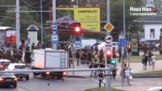 W czasie protestów w Mińsku pacyfikator z jednostek specjalnych celowo postrzelił dziennikarkę (WIDEO)