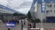 Strajk rozpoczęły Białoruskie Zakłady Samochodowe. Pracownicy żądają odejścia Łukaszenki (WIDEO)