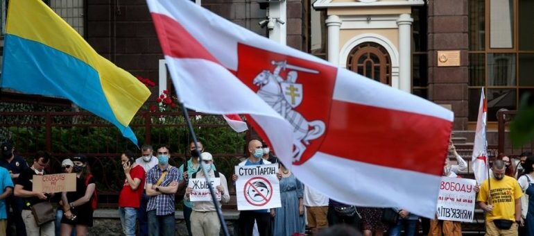 Na Białorusi zatrzymano dziewięciu Ukraińców. Pobito też ukraińskiego fotoreportera