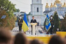 Zełenski obiecał, że po odzyskaniu Krymu i Donbasu zorganizuje defiladę zwycięstwa Zełenski obiecał, że po odzyskaniu Krymu i Donbasu zorganizuje defiladę zwycięstwa
