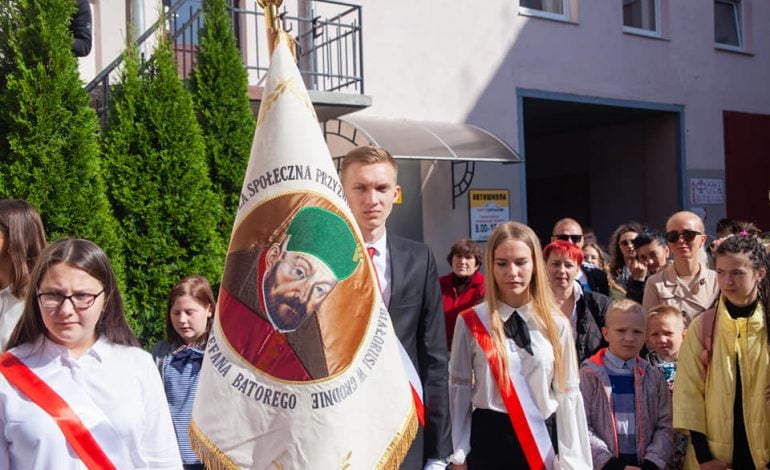 Grodzieńska „Batorówka” uroczyście rozpoczęła rok szkolny