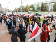 W Mińsku nie słabną protesty: OMON zatrzymał studentów i kobiety (WIDEO)