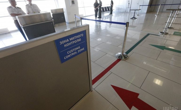 Czy w związku z decyzjami ukraińskiego sądu konstytucyjnego Unia Europejska przywróci wizy dla Ukraińców? Opinia ukraińskiego rządu