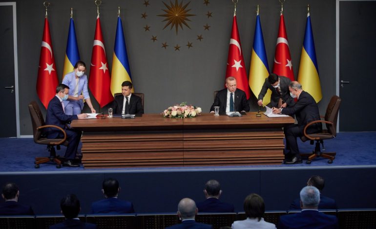 Wizyta prezydenta Zełenskiego w Stambule: Ukraina i Turcja zamierzają rozwijać współpracę wojskową
