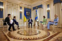 Na Ukrainie stosunkowo niska śmiertelność z powodu koronawirusa. Prezydent pochwalił lekarzy