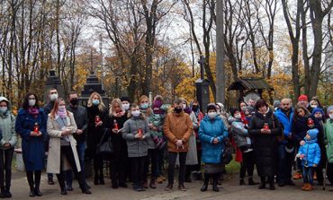 Polacy Mińska uczcili pamięć przodków. Byli na Kuropatach i Cmentarzu Kalwaryjskim