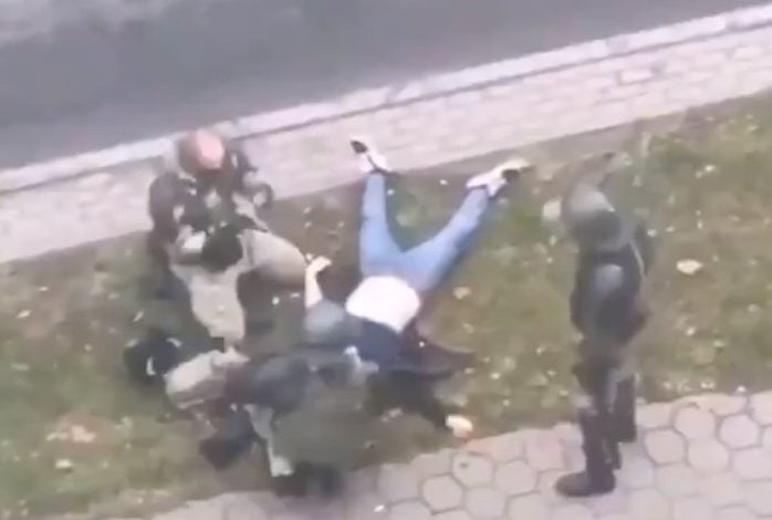 Poczobut: Do szpitali w Mińsku zwożą kolejne ofiary milicyjnej brutalności