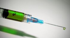 Rosyjski „Sputnik V” skuteczniejszy niż amerykańsko-niemiecki „Pfizer”? Rosjanie uważają, że ich szczepionka przeciw COVID-19 jest lepsza
