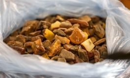 Ukraińscy celnicy uniemożliwili nielegalny wywóz do Chin prawie 300 kg bursztynu